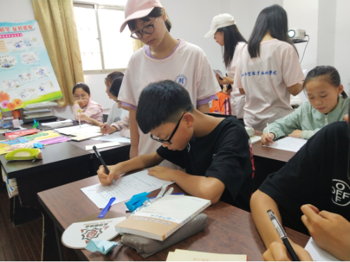 浙经贸反邪小分队:大手牵小手 共描反邪梦578 浙经贸反邪小分队:大手牵小手 共描反邪梦578