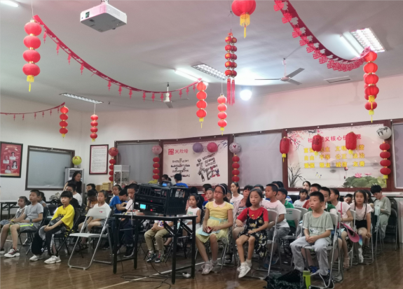 爱国教育打地基  反邪课堂筑屏障——反邪教育走进芳园社区小课堂
