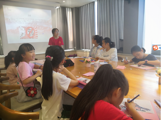 剪纸反邪新形式 科学课堂新知识