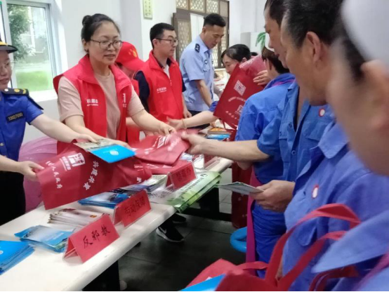 浙江省宁波市象山县黄避岙乡 将反邪教宣传融入“法律六进”推进活动