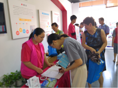 党建引领聚合力,这场反邪体育嘉年华趣味十足(4)444 党建引领聚合力,这场反邪体育嘉年华趣味十足(4)444