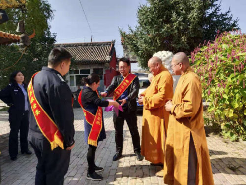 内蒙古乌兰察布市卓资县深入宗教场所开展反邪教宣传376 内蒙古乌兰察布市卓资县深入宗教场所开展反邪教宣传376