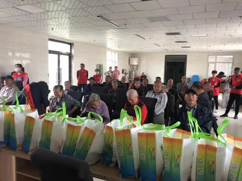 内蒙古乌海市乌达区开展反邪教宣传进养老院活动