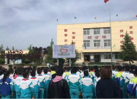 陕西省宝鸡市陇县固关镇在学校大力开展反邪教教育活动
