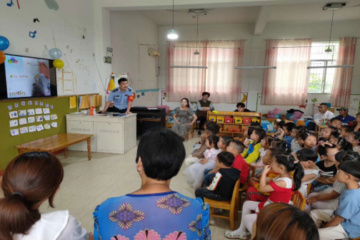 反邪防邪从“娃娃”抓起 ——浙江省安吉县开展低龄段学生反邪宣传教育活动