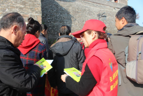 衢州市借助宪法宣传周展开反邪教教育宣传活动495 衢州市借助宪法宣传周展开反邪教教育宣传活动495