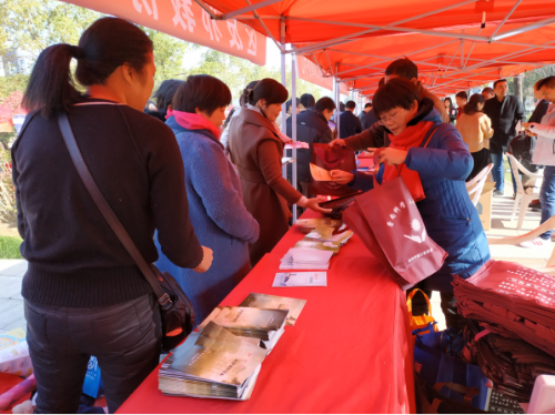 椒江区反邪教协会在全国宪法日开展反邪教宣传活动770 椒江区反邪教协会在全国宪法日开展反邪教宣传活动770