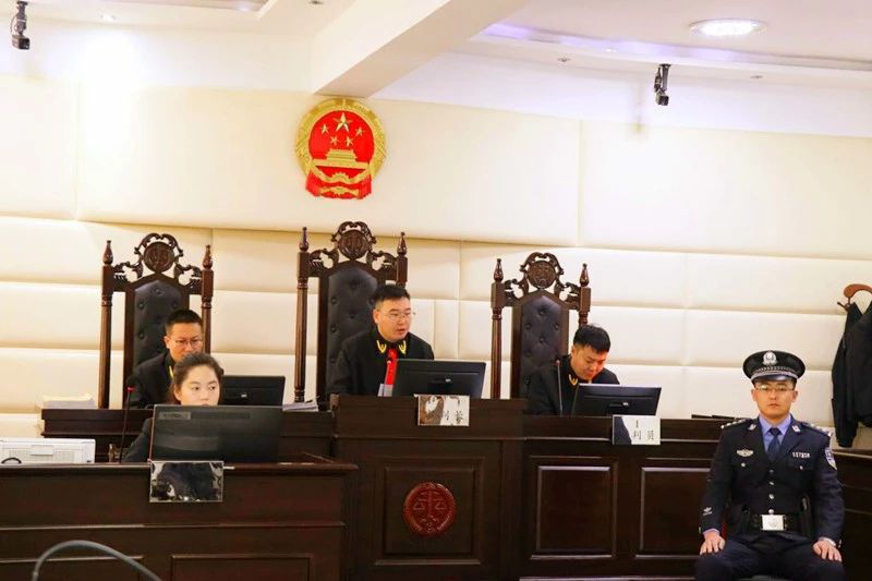 内蒙古鄂尔多斯市达拉特旗人民法院依法公开审理一起“门徒会”邪教案件