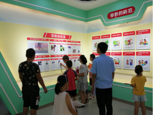 浙江省平湖市开展“迎新春送春联活动” - 复件332 浙江省平湖市开展“迎新春送春联活动” - 复件332