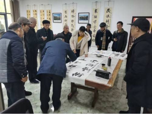 周应湘:兴文县举办反邪教书法作品进社区迎新春宣传活动(1)(1)491 周应湘:兴文县举办反邪教书法作品进社区迎新春宣传活动(1)(1)491