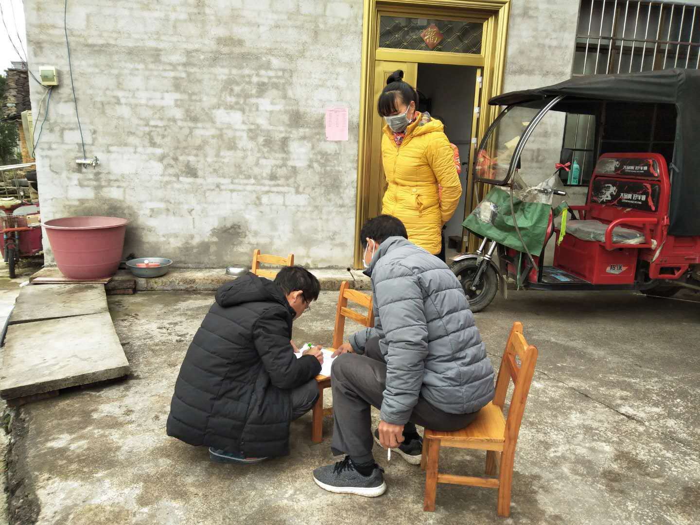 广西象州县：妇女同胞走在防疫反邪一线 尽显巾帼风采