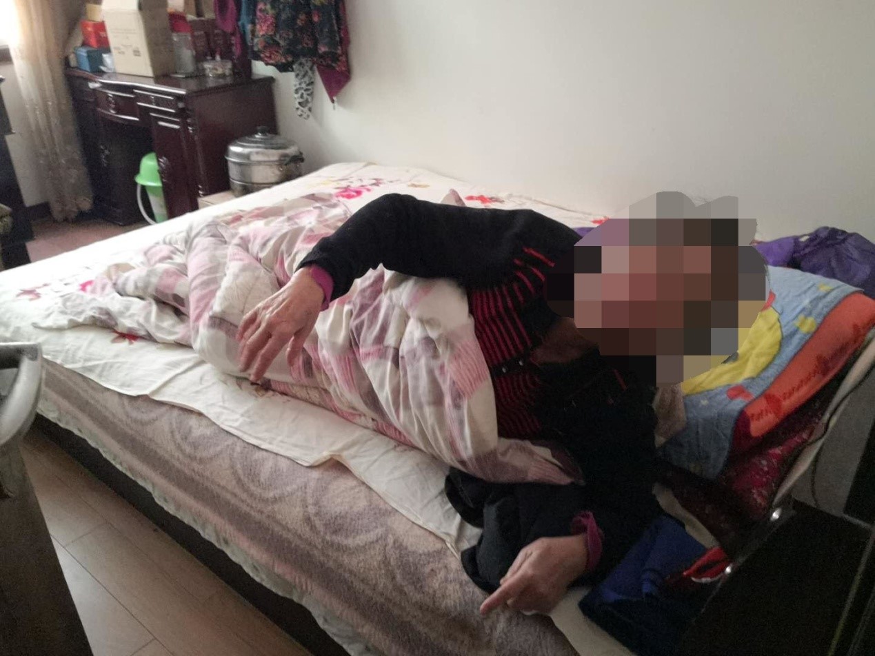 退休女教师痴迷“法轮功”生病拒绝去医院  导致瘫痪在床不能自理