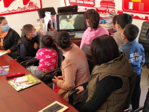 内蒙古鄂尔多斯市乌审旗利用世界读书日开展反邪教宣传教育453 内蒙古鄂尔多斯市乌审旗利用世界读书日开展反邪教宣传教育453