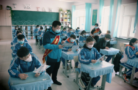 内蒙古呼伦贝尔市新巴尔虎右旗第一中学 复学进行时 反邪教宣传随行