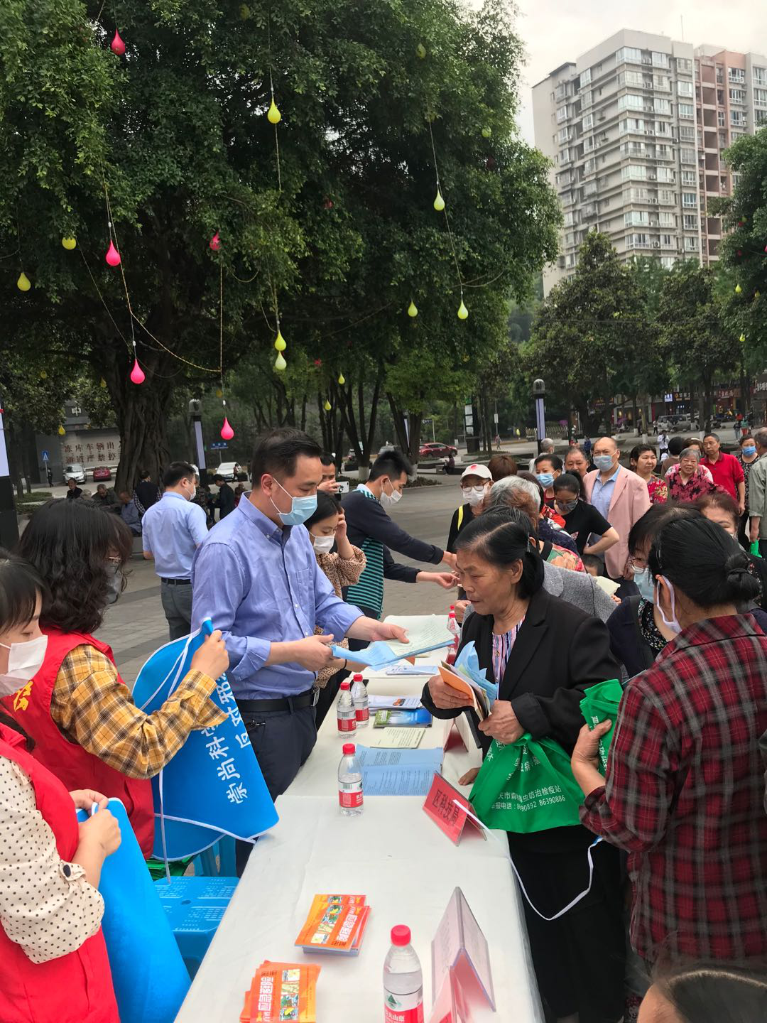重庆市北碚区反邪教协会开展反邪教集中宣传活动
