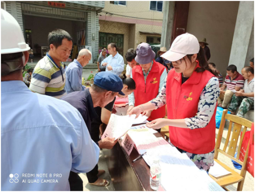 欧洞乡活动现场发放反邪教资料 欧洞乡活动现场发放反邪教资料
