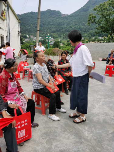 图片12 图片12