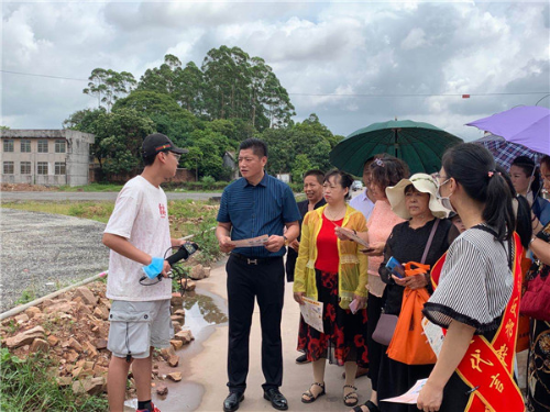 东北旅客积极参与反邪教宣传 东北旅客积极参与反邪教宣传
