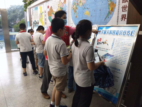 禁毒反邪携手同行 安全屏障你我共建——江苏省南京市栖霞区燕子矶街道电瓷新村社区开展反邪教宣传活动