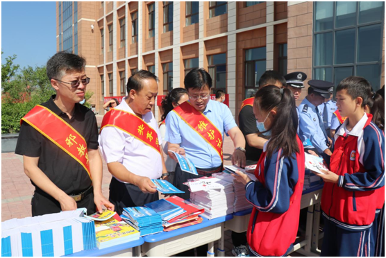内蒙古乌兰察布市兴和县开展“普法进校园”主题反邪教宣传活动