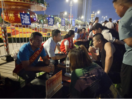 内蒙古鄂尔多斯市达拉特旗利用法治夜市开启地摊式普法及反邪教宣传活动445
