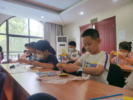 1.南湖区反邪教协会暑期活动花样多，青少年暑假乐淘淘1320