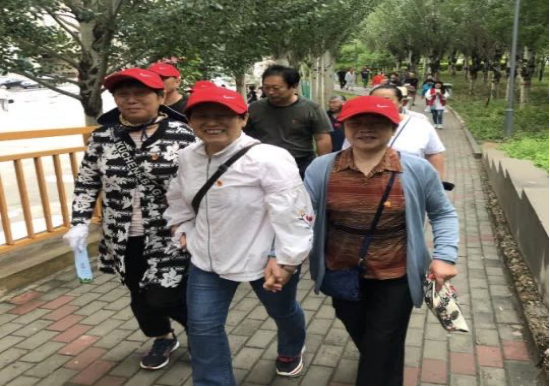 内蒙古包头市稀土高新区  “创文明城市 筑反邪防线 享健康生活”  主题健步行活动圆满举行