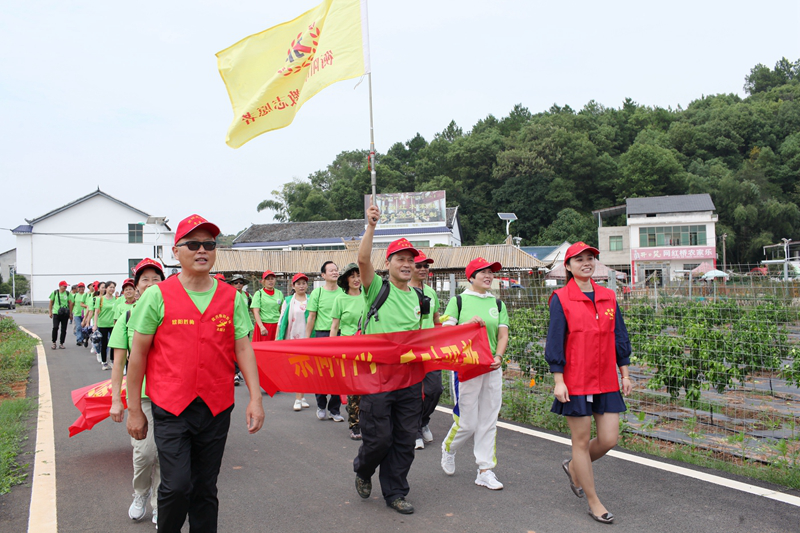 湖南：向邪教说不！“衡阳群众”反邪教志愿者走进石鼓区灵官庙村
