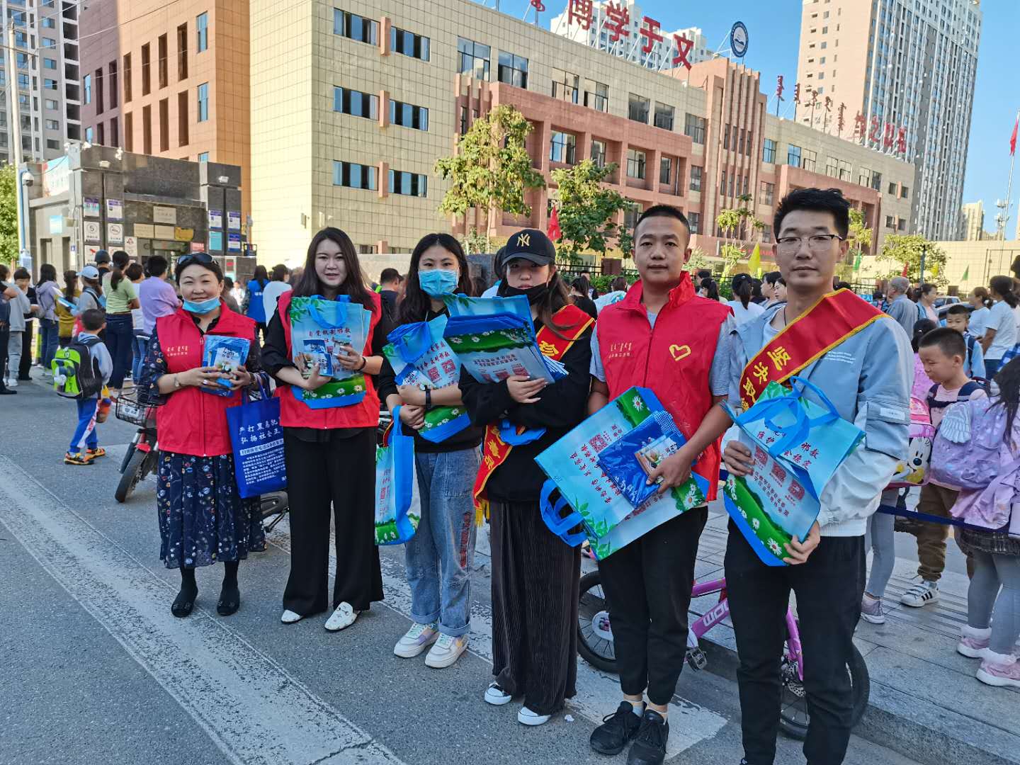 内蒙古呼和浩特市赛罕区开展 “防范邪教宣传月”宣传进校园活动
