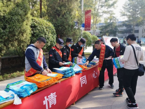 昆区反邪教协会在内蒙古科技大学开展反邪教宣传活动 (7) 昆区反邪教协会在内蒙古科技大学开展反邪教宣传活动 (7)