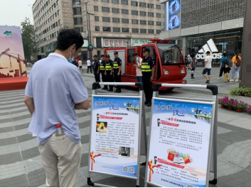 杭州市上城:湖滨步行街又出新招 反邪教宣传国际通力合作479 杭州市上城:湖滨步行街又出新招 反邪教宣传国际通力合作479