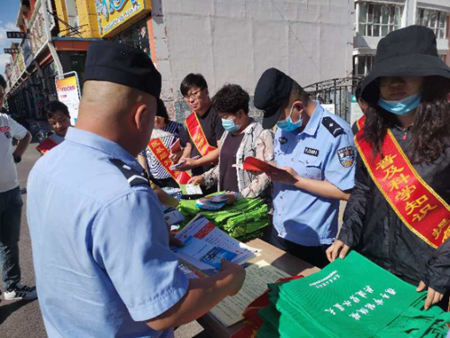 内蒙古阿拉善盟:深入开展“六进”宣传活动 确保全域覆盖多点开花1375 内蒙古阿拉善盟:深入开展“六进”宣传活动 确保全域覆盖多点开花1375