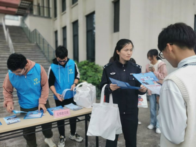 浙江省绍兴市越城区沥海街道深入校园开展反邪教宣传教育活动