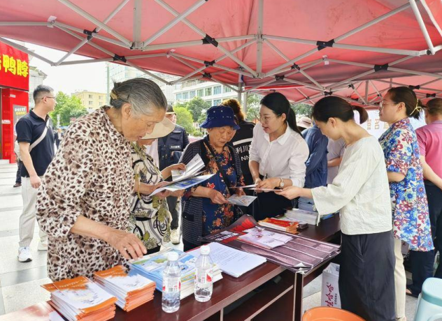 湖北省利川市都亭街道组织开展“反邪教警示教育”宣传活动