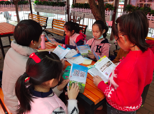 广西柳州市柳北区笔架社区针对未成年人开展反邪教、禁毒宣传教育活动