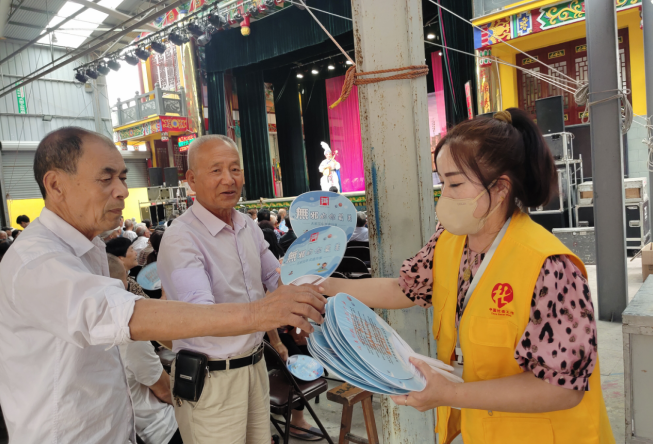 浙江省玉环市大麦屿街道开展“戏曲下乡村 反邪送清凉”反邪教宣传活动