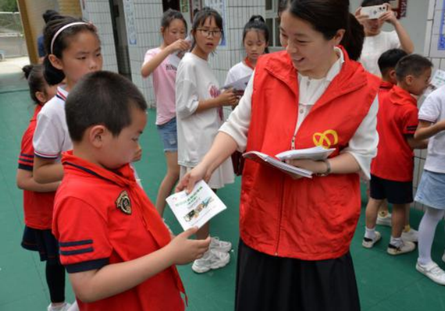 反邪宣传进校园 儿童节日更欢乐 --重庆市荣昌区组织开展反邪教宣传进校园