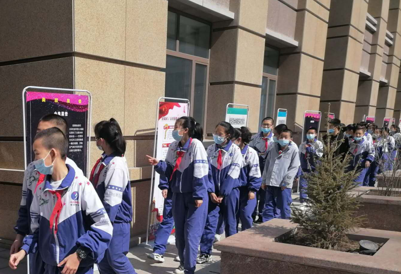 反邪宣传进校园 千名师生受教育--新疆反邪教协会联合多部门2021年“崇尚科学 防范邪教校园巡展”活动