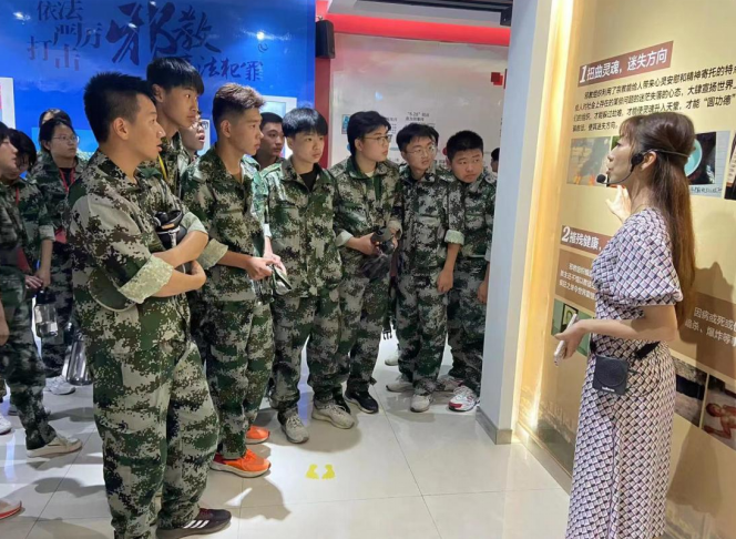 发挥示范性综合实践基地作用--安徽省铜陵市积极开展反邪教警示教育进校园活动