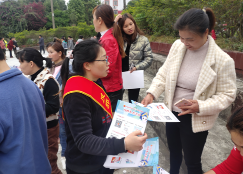 广西忻城县安东乡借助“三八”国际妇女节活动开展反邪教宣传
