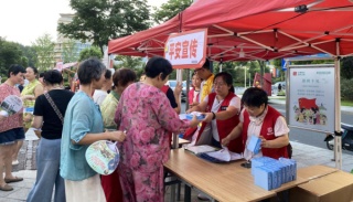 浙江丽水：邻里集市点亮夏夜 反邪宣传筑牢平安