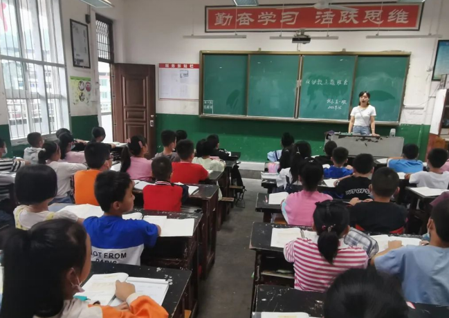 崇尚科学 反对邪教 --四川省南充市南部县开展反邪教警示教育进校园活动