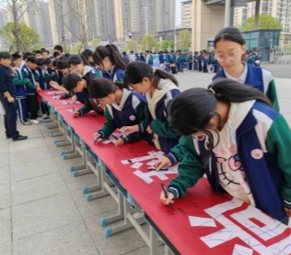 湖北荆门东宝举办“法润东宝 平安护航”2024年预防未成年人违法犯罪暨反邪教警示教育进校园活动