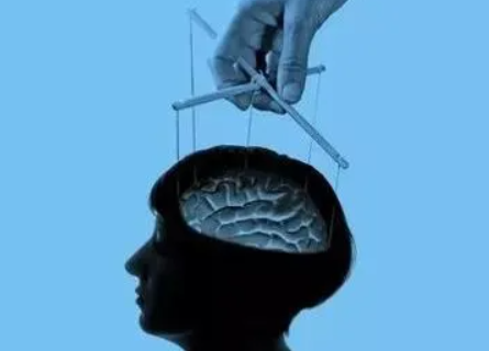 评法轮功的教主崇拜和精神控制