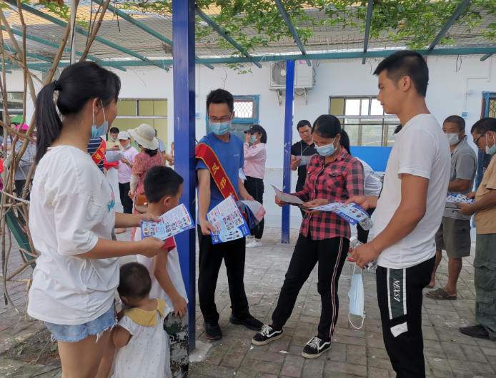 广西武宣县二塘镇：以新冠疫苗接种为契机开展反邪教、群众安全感、禁毒宣传工作