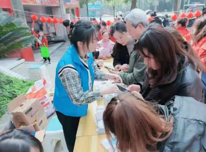 重庆市北碚区反邪教协会开展庆元宵反邪教宣传活动