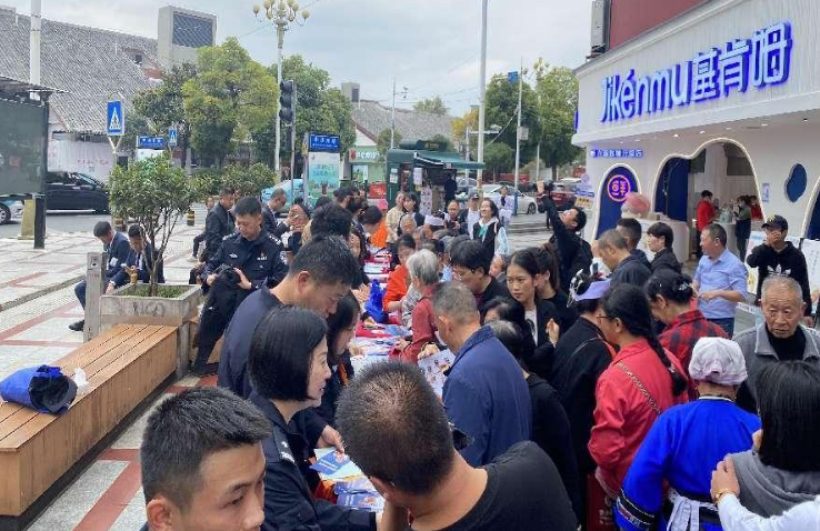 贵州省安顺市西秀区通过“宣传+宣讲”、“线上+线下”结合方式筑牢反邪教防火墙