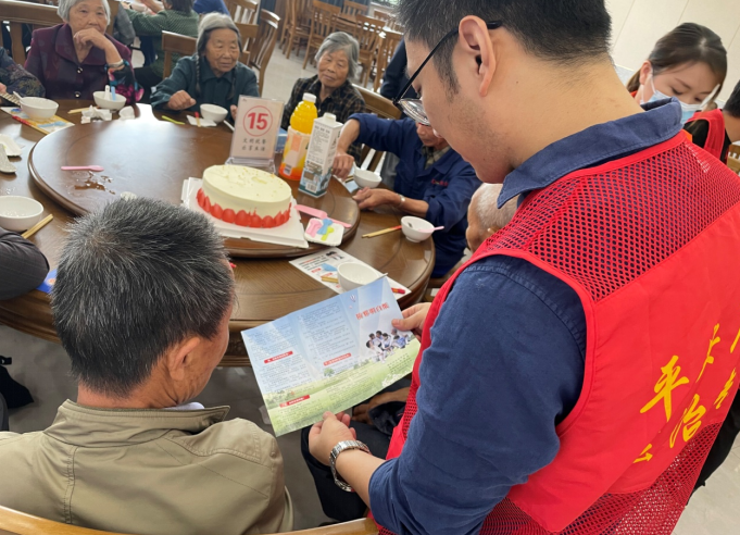 浙江省桐乡市石门镇开展“情暖重阳 守护无邪”活动
