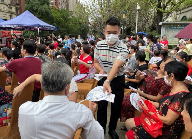 “共筑反邪防线，共创平安椒江”--浙江省台州市椒江区葭沚街道开展反邪教进社区宣传活动