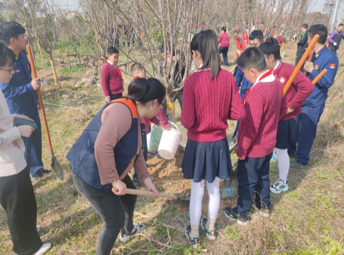 “植”入绿色 “树”立希望 共创无邪家园--浙江省台州市椒江区借助“植树节”开展宣传“防范邪教、从自己做起”主题活动